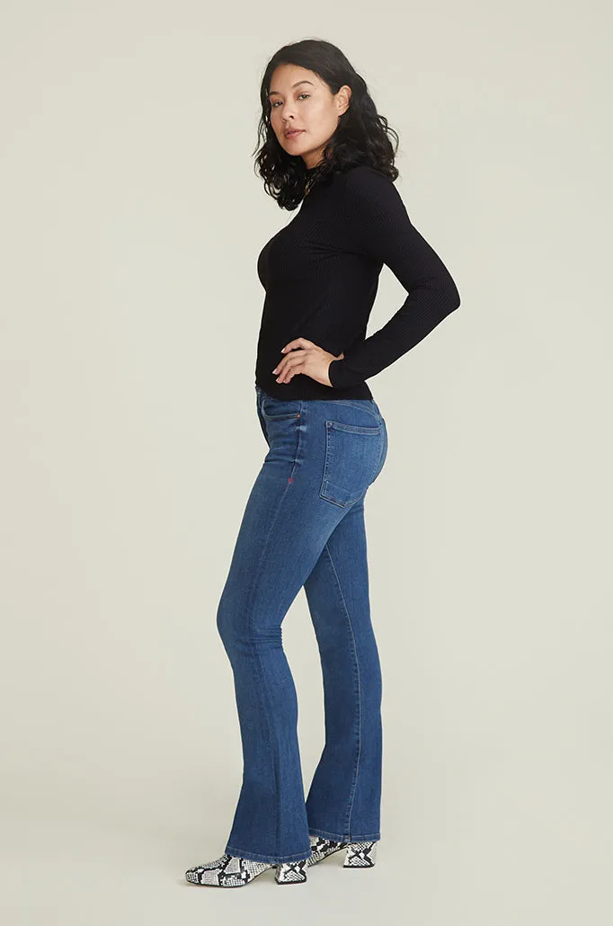 DEN TALL - SLIM BOOTCUT JEANS | MARTINE