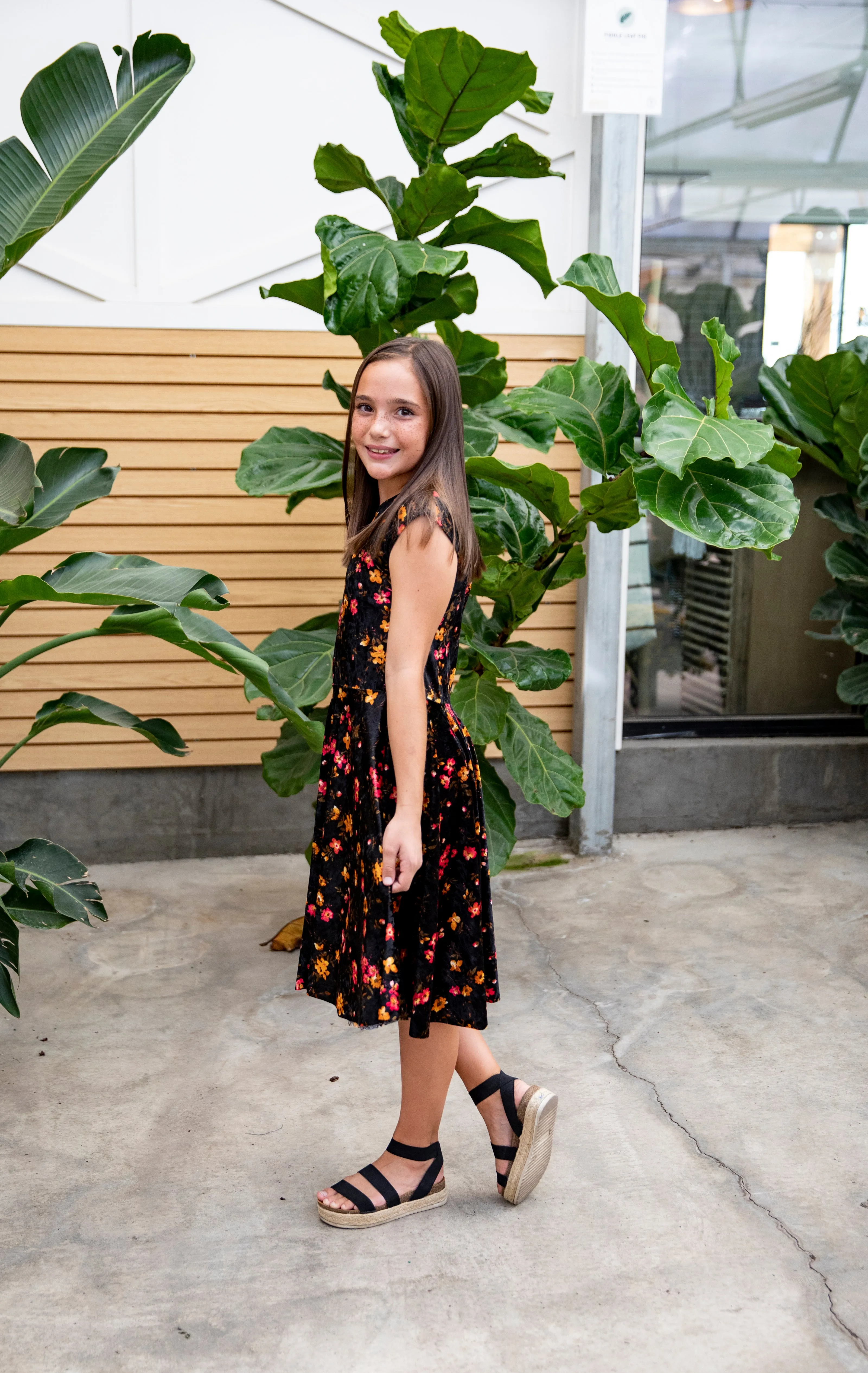 Reese Twirl Black Floral Velvet